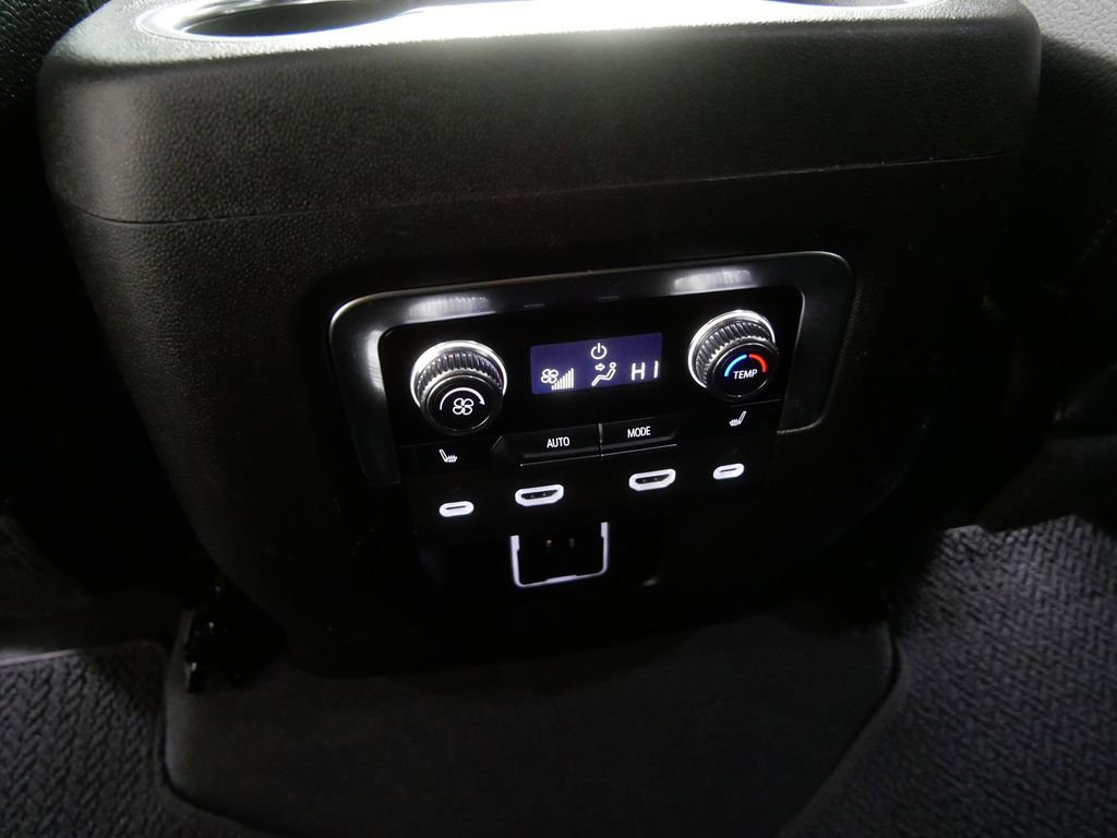 Used 2023 GMC Yukon XL Denali image 23