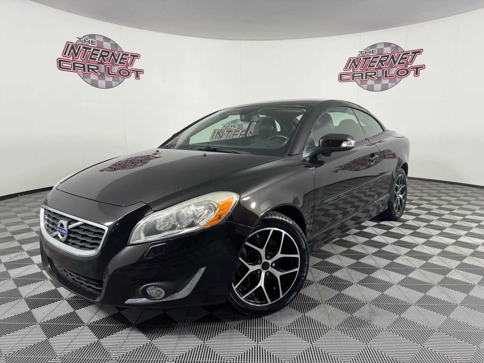 Used 2013 Volvo C70 T5 image 1