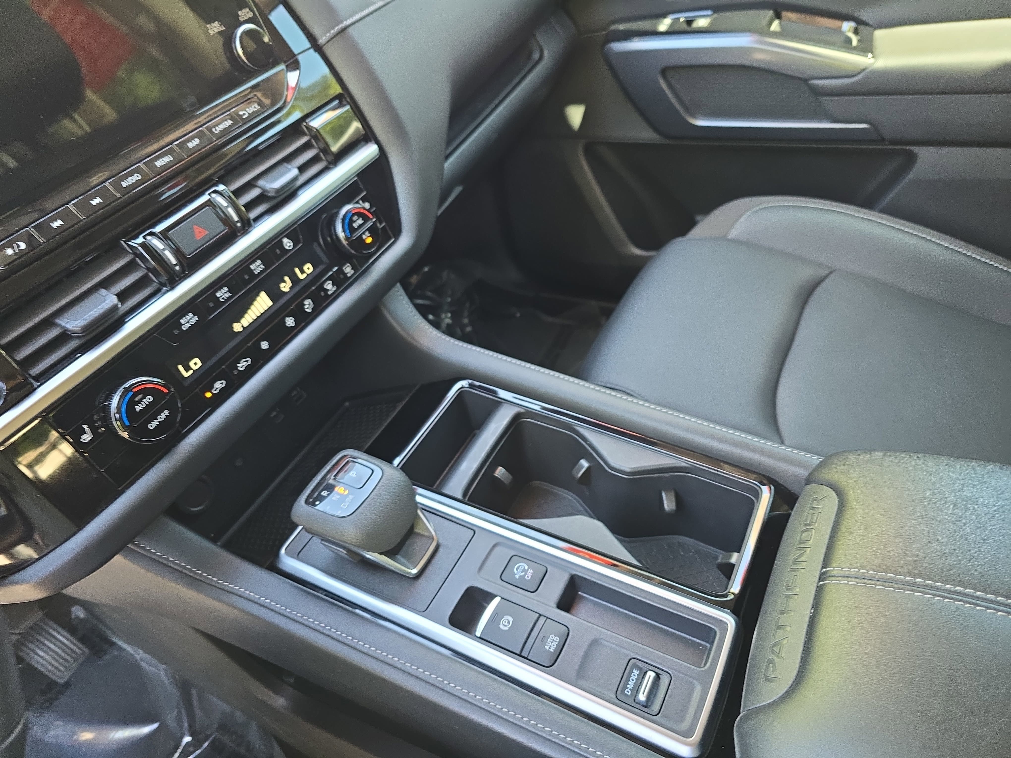 Certified 2023 Nissan Pathfinder SL w/ SL Premium Package FWD image 24