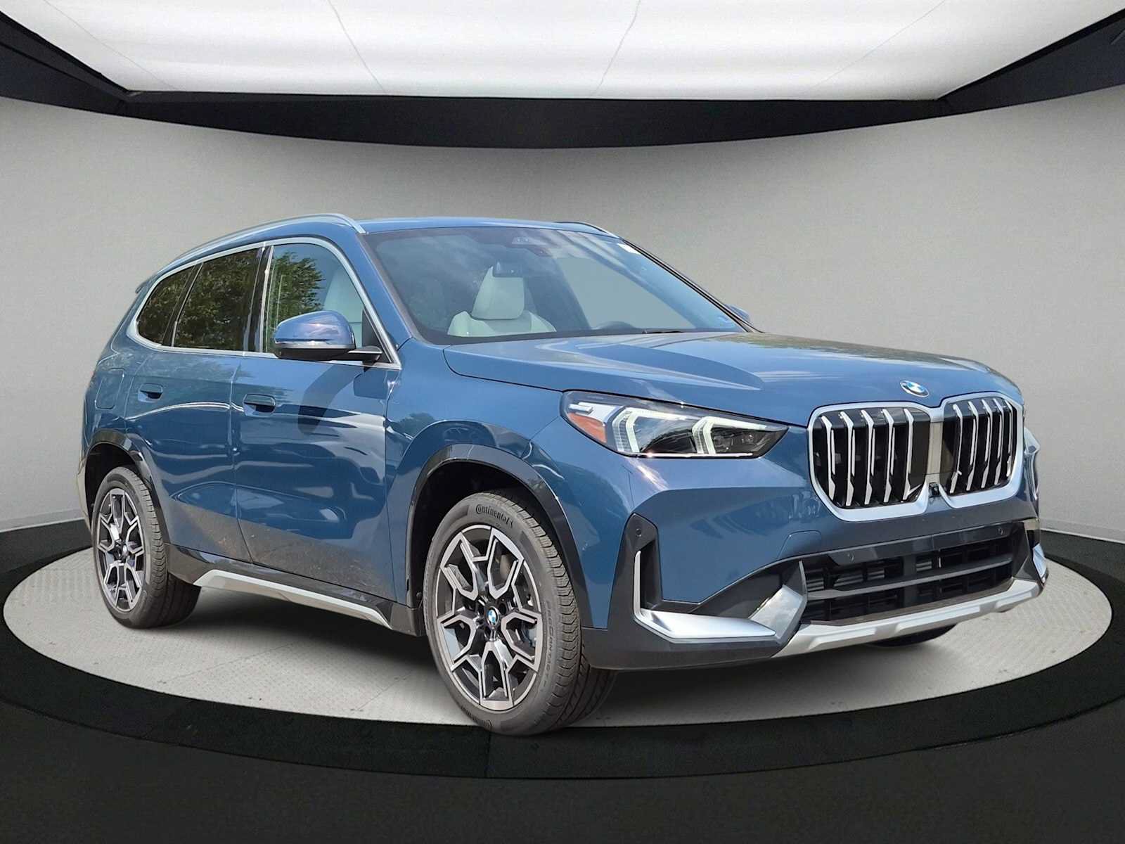 New 2027 BMW X1 xDrive28i AWD/4WD image 2
