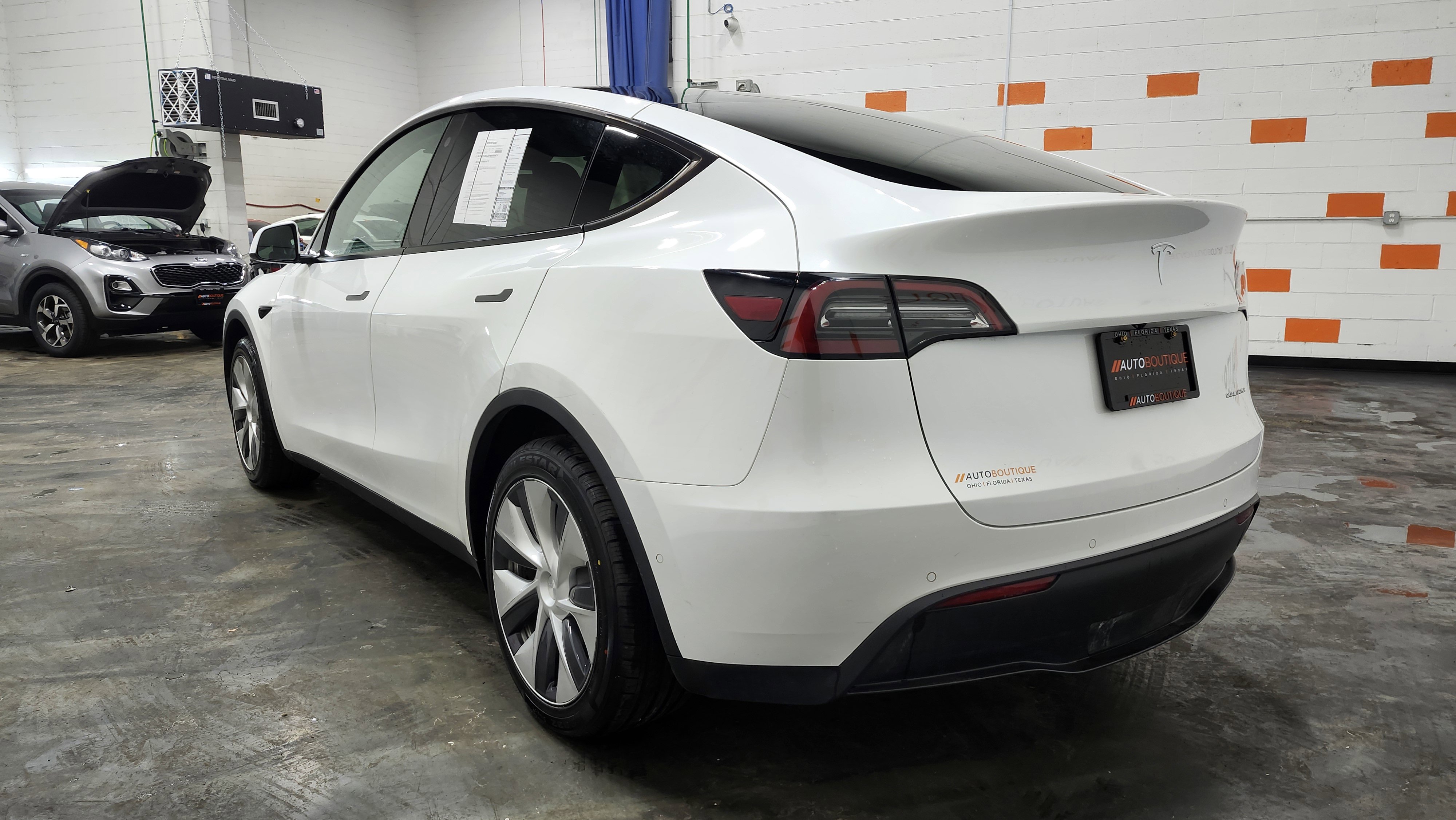 Used 2021 Tesla Model Y Long Range image 14