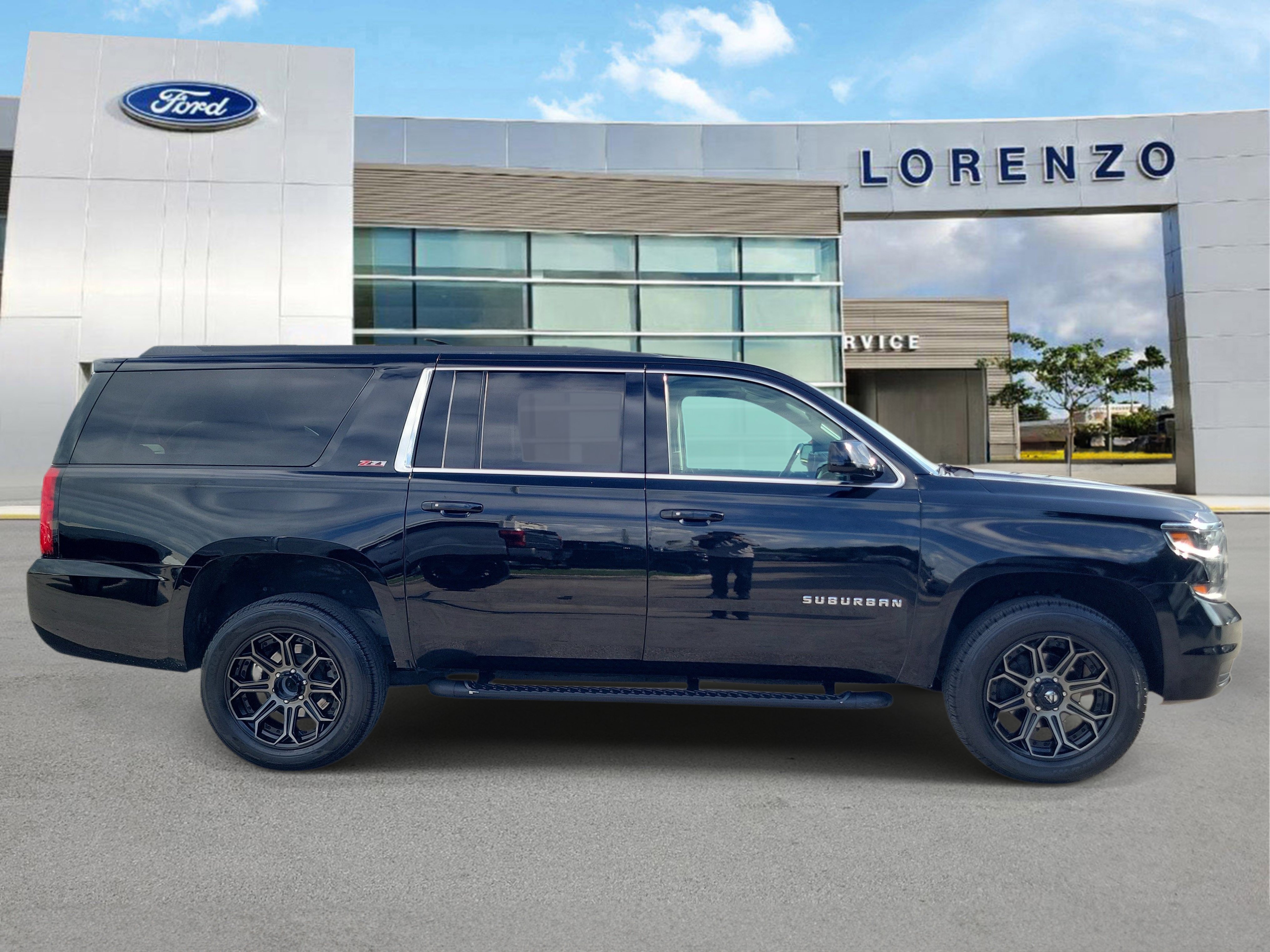 Used 2020 Chevrolet Suburban LT AWD/4WD image 4