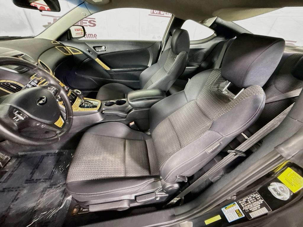 Used 2011 Hyundai Genesis 2.0T RWD image 21