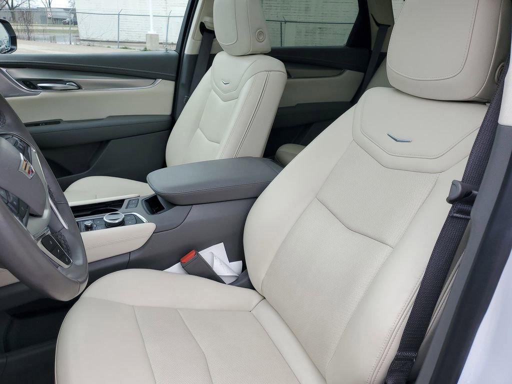 Certified 2023 Cadillac XT5 Premium Luxury AWD/4WD image 23
