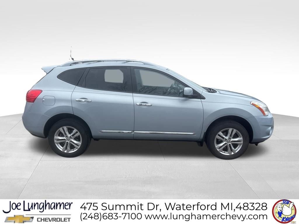 Used 2013 Nissan Rogue SV AWD/4WD image 2