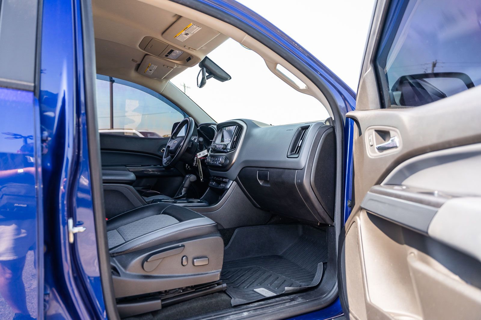 Used 2017 Chevrolet Colorado Z71 AWD/4WD image 11