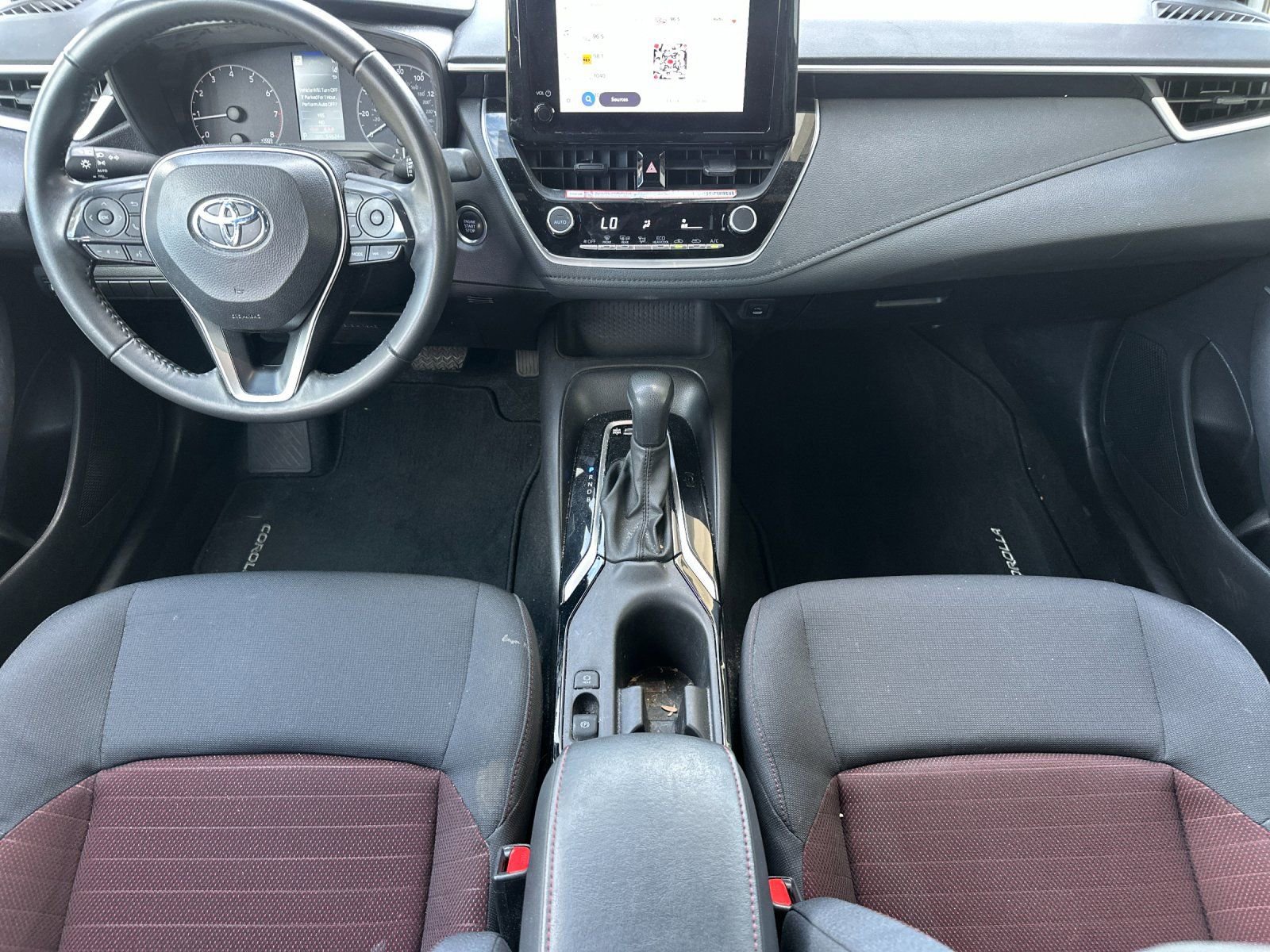 Used 2025 Toyota Corolla SE image 12