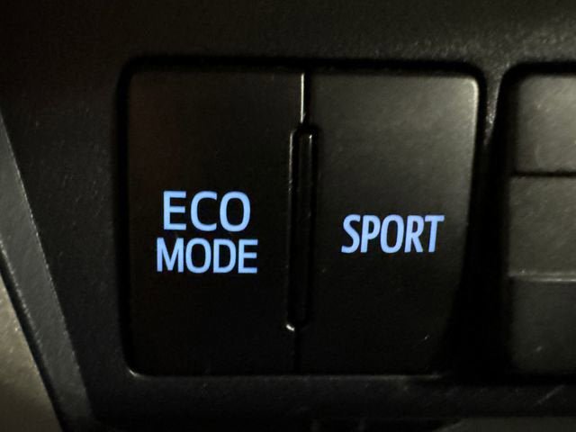Used 2013 Toyota RAV4 Limited AWD/4WD image 10