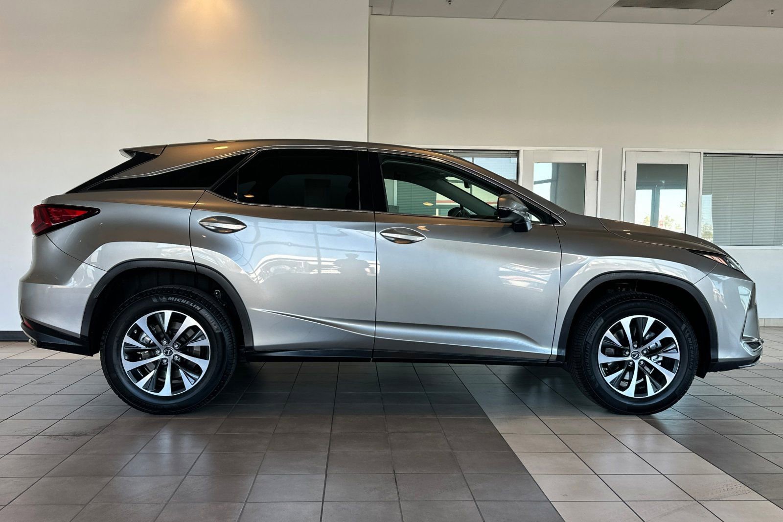 Used 2021 Lexus RX 350 FWD w/ Accessory Package image 3