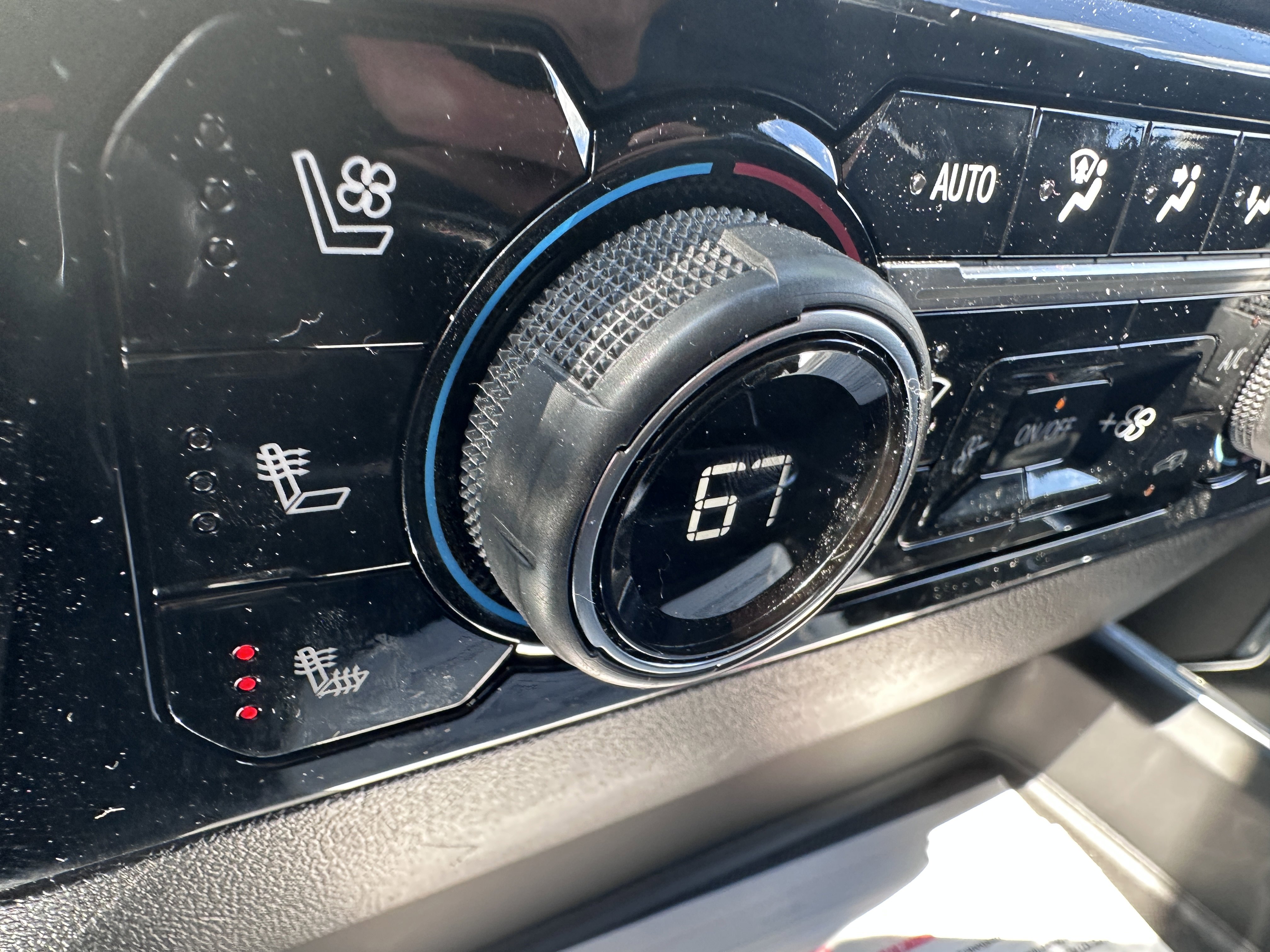 Used 2025 Chevrolet Silverado 2500 LTZ w/ LTZ Premium Package image 20