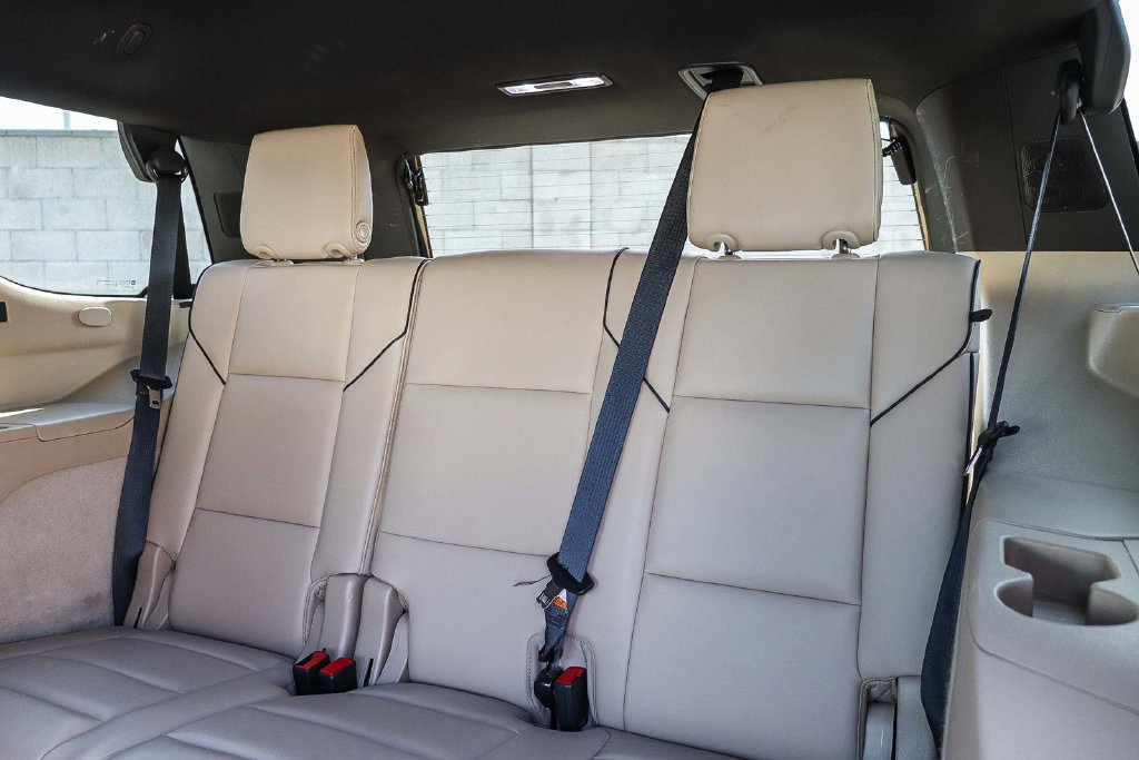 Used 2023 Cadillac Escalade Premium Luxury w/ Performance Package AWD/4WD image 21