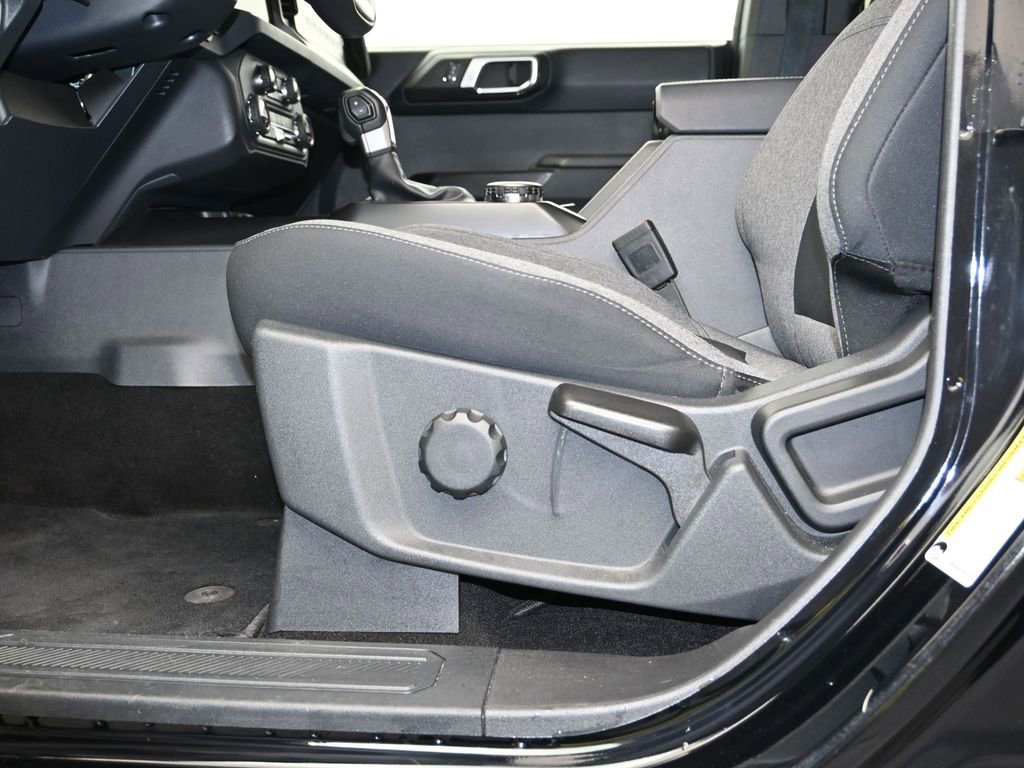 Used 2025 Ford Bronco Big Bend image 22