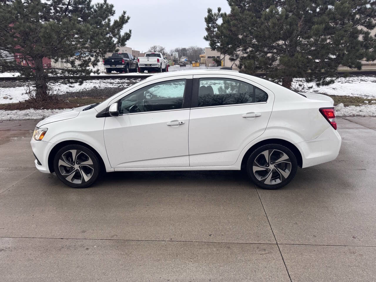 Used 2017 Chevrolet Sonic Premier image 2