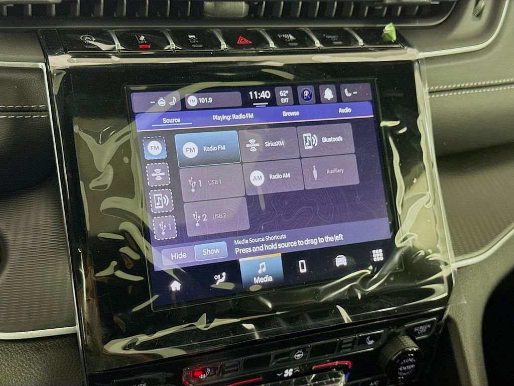 New 2025 Jeep Grand Cherokee Altitude image 33