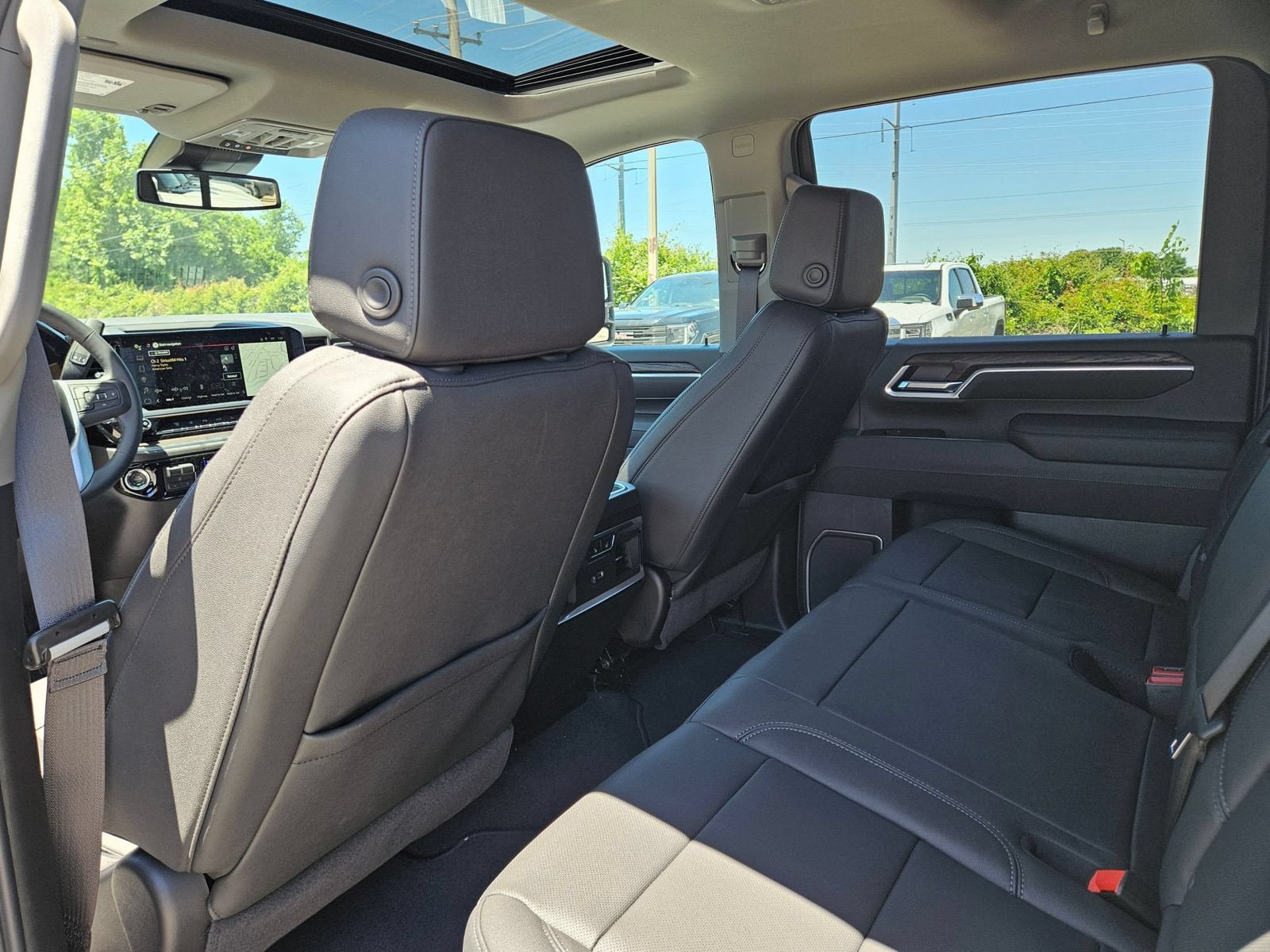 New 2026 GMC Sierra 2500 SLT w/ SLT Premium Package AWD/4WD image 25