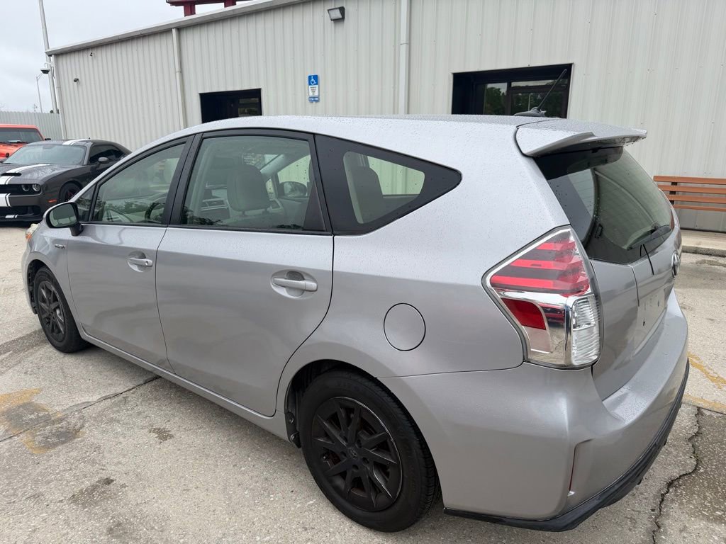 Used 2017 Toyota Prius V Four image 4