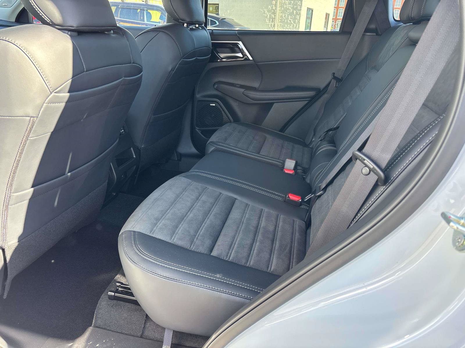 New 2026 Mitsubishi Outlander SE AWD/4WD image 6