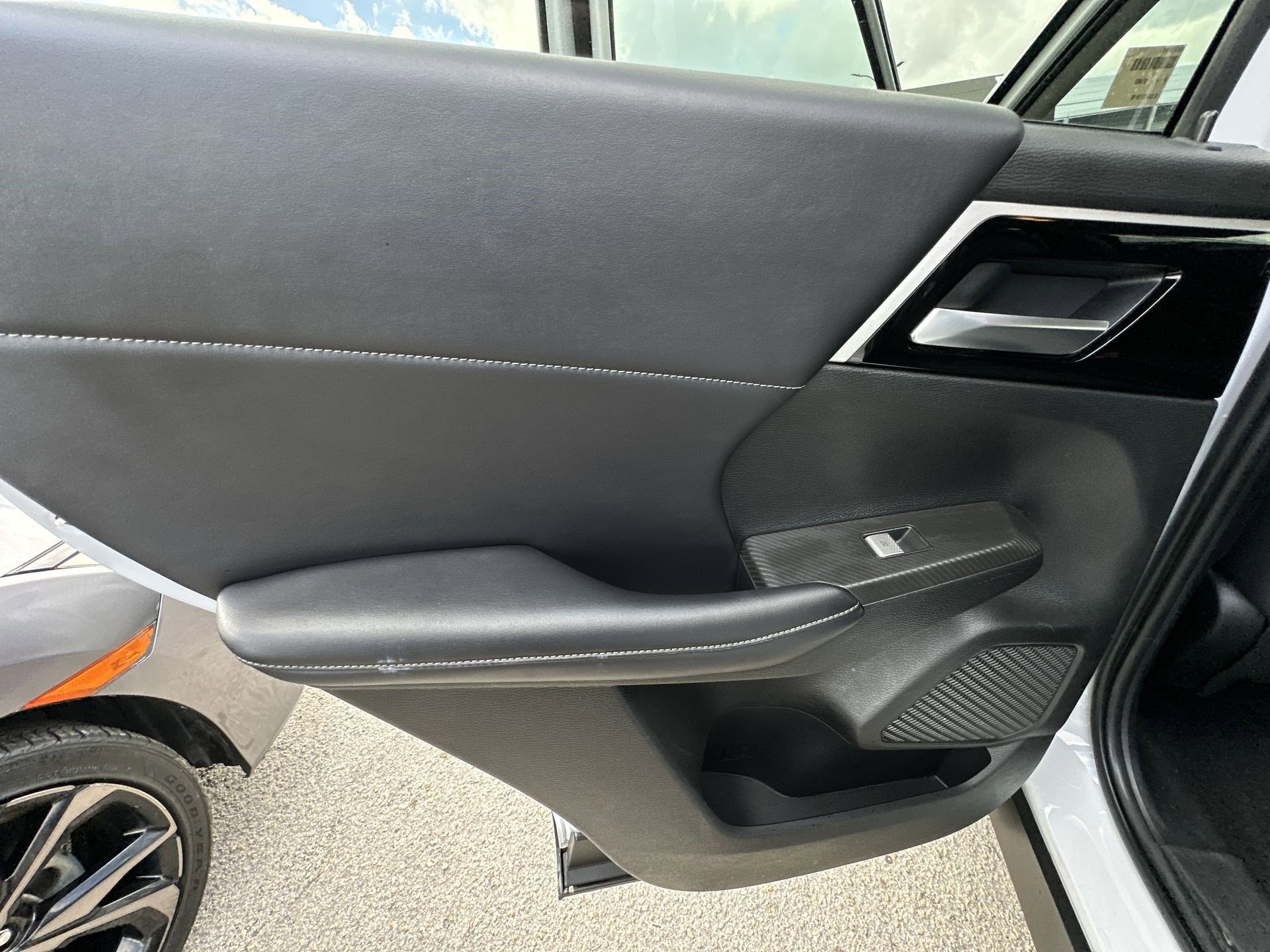 Used 2024 Mitsubishi Outlander SE Black Edition image 31