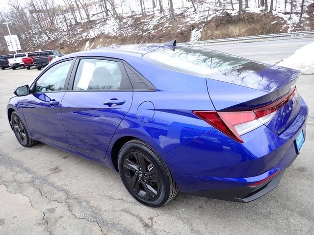 Used 2023 Hyundai Elantra SEL image 8