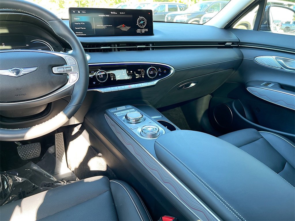 Used 2024 Genesis GV70 2.5T w/ Advanced Package image 21