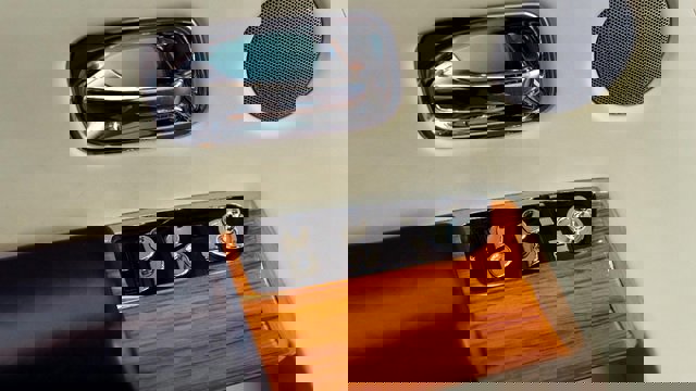 Used 2011 Rolls-Royce Phantom Drophead Coupe image 29