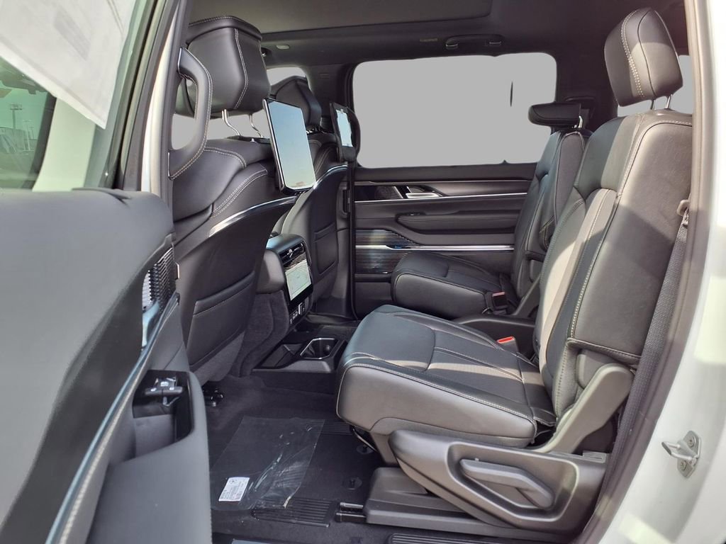 New 2026 Jeep Grand Wagoneer Summit image 28