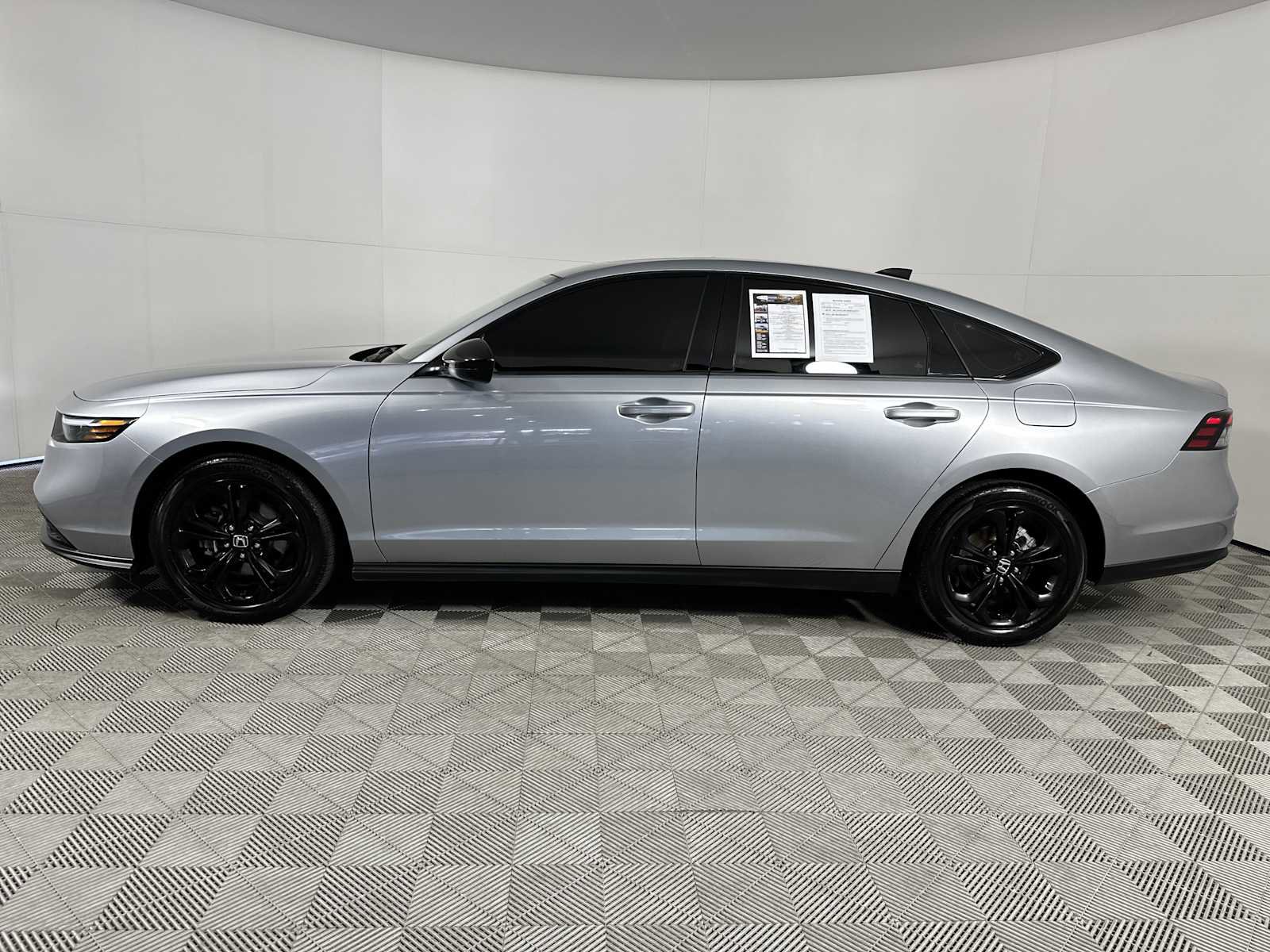 Used 2025 Honda Accord SE image 5