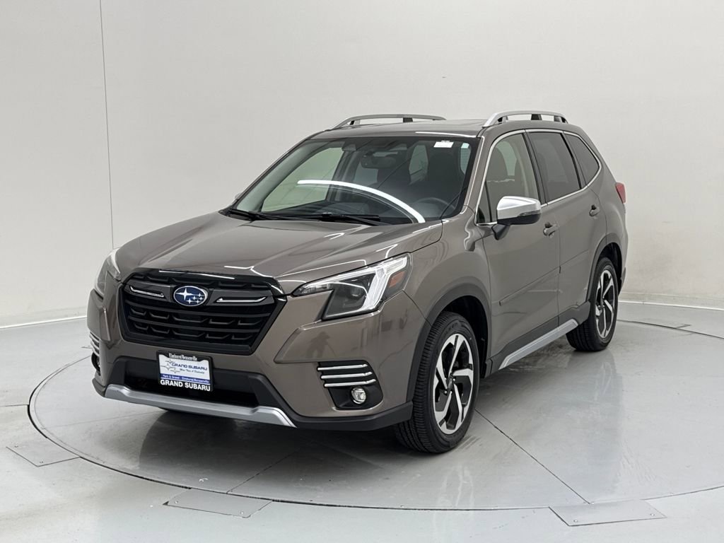 Used 2023 Subaru Forester Touring image 1