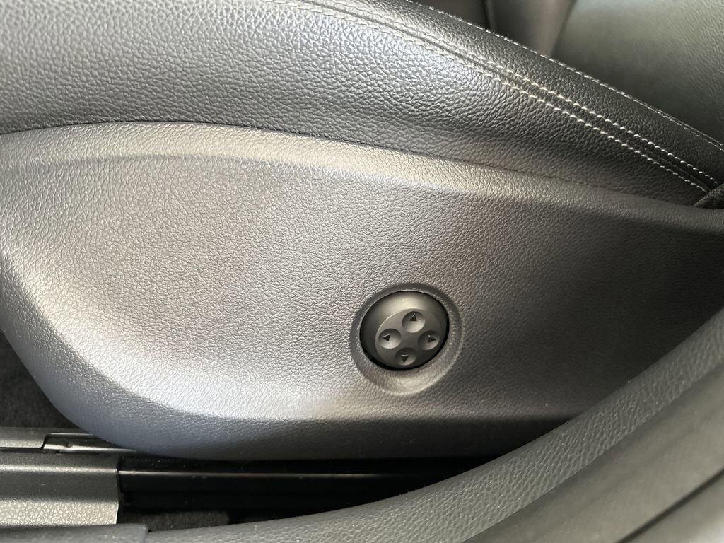 Used 2018 Mercedes-Benz CLA 250 image 14