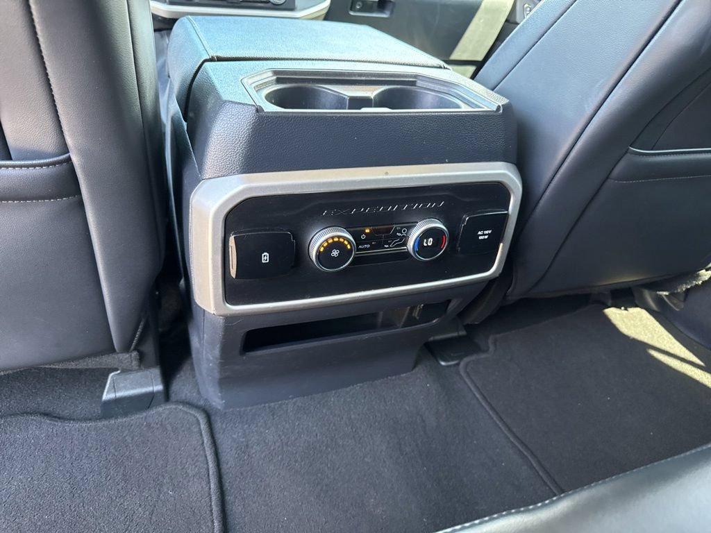 Used 2024 Ford Expedition XLT AWD/4WD image 25