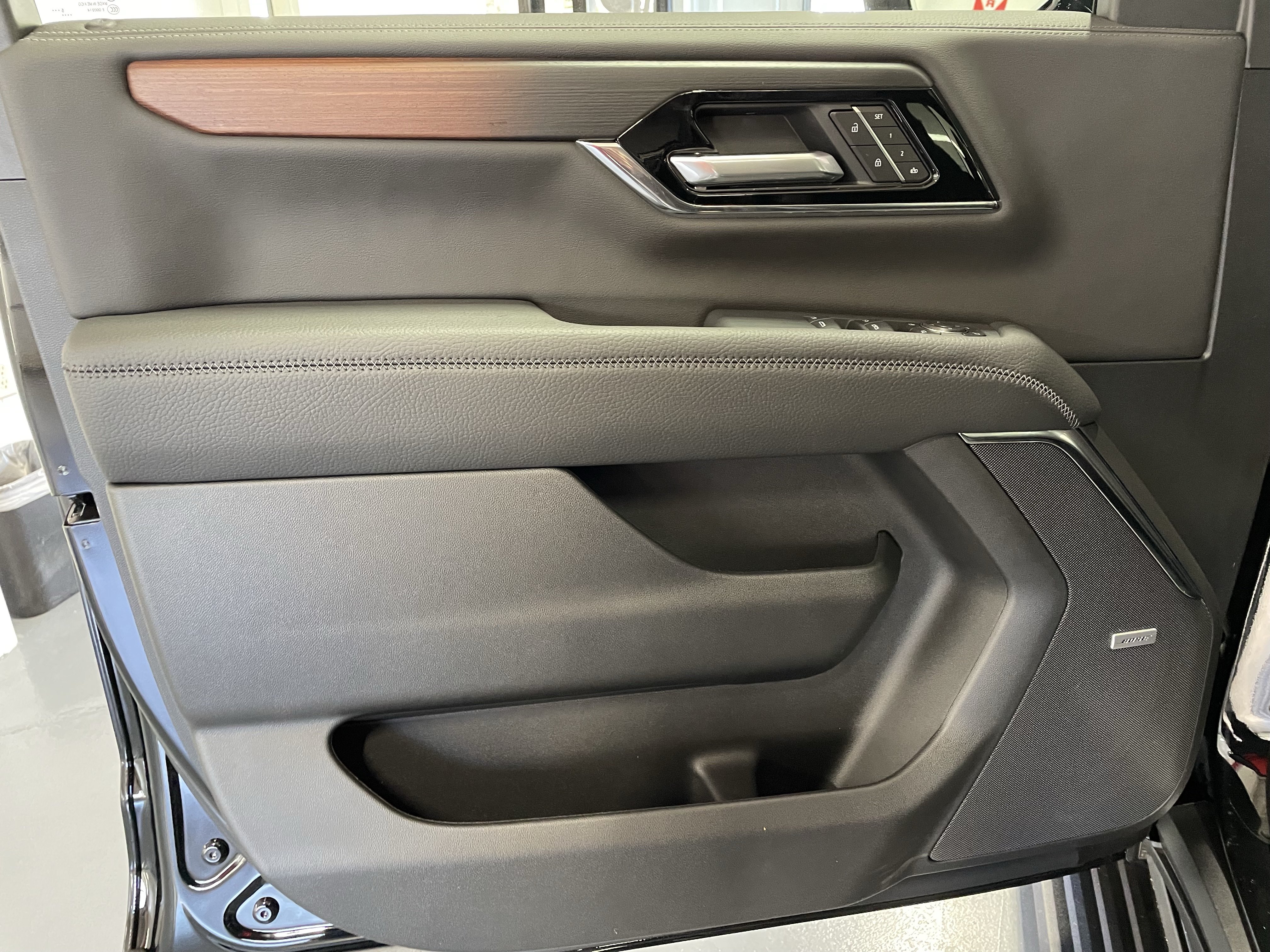 New 2026 GMC Yukon XL Denali w/ Sun & Power Step Package RWD image 15