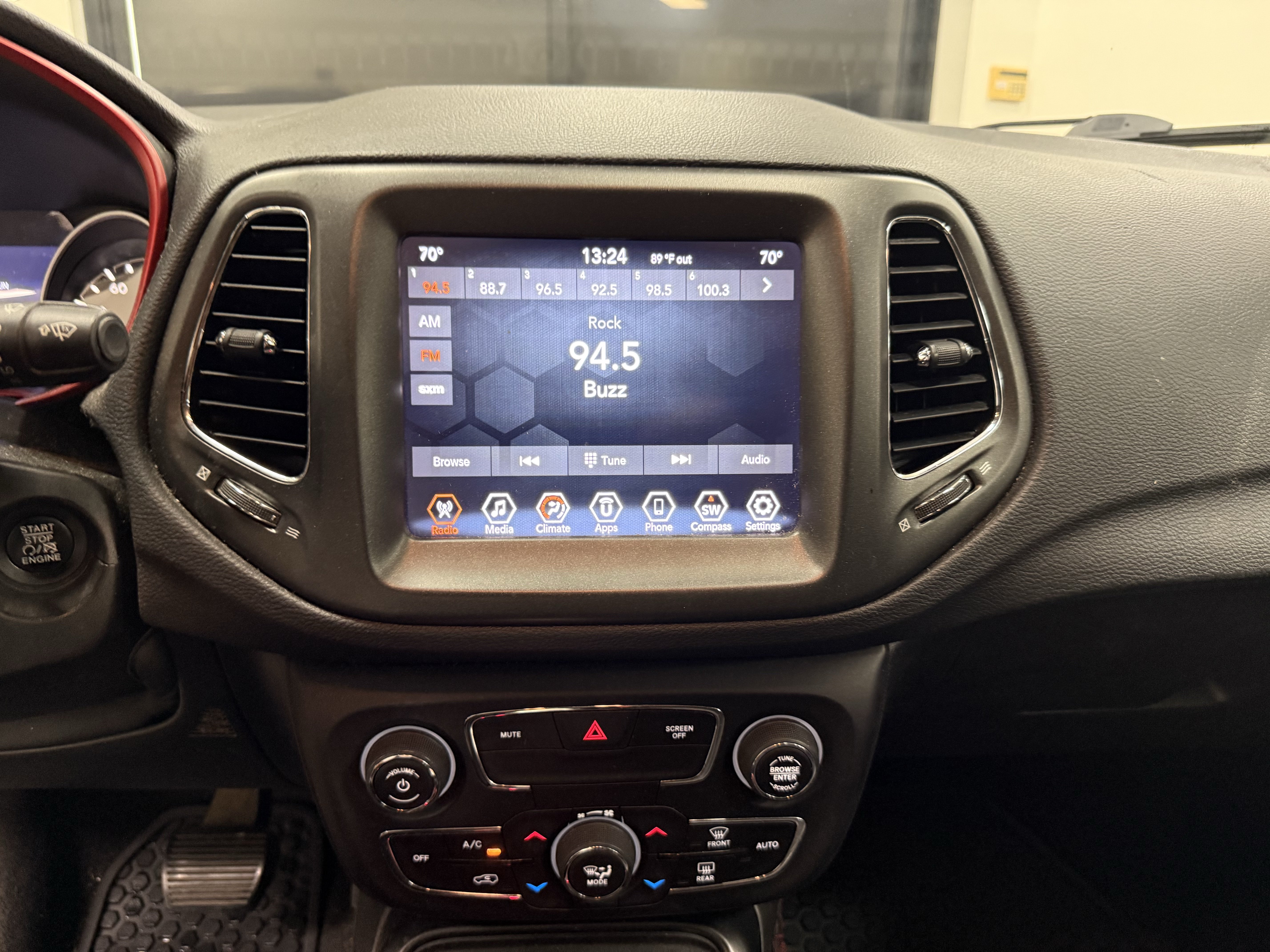 Used 2019 Jeep Compass Trailhawk AWD/4WD image 23