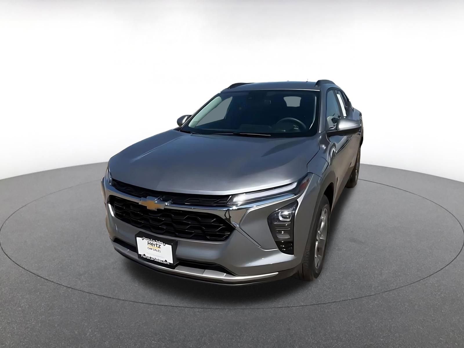Used 2025 Chevrolet Trax LT FWD image 7
