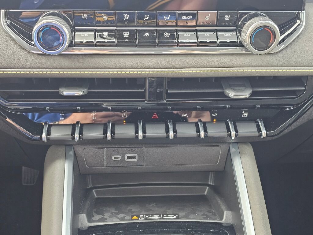 New 2026 Chevrolet Colorado ZR2 w/ Technology Package image 15