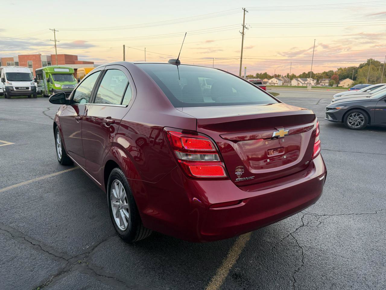 Used 2018 Chevrolet Sonic LT w/ Convenience Package FWD image 5
