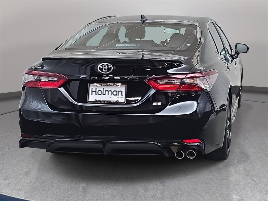 Used 2024 Toyota Camry SE image 5