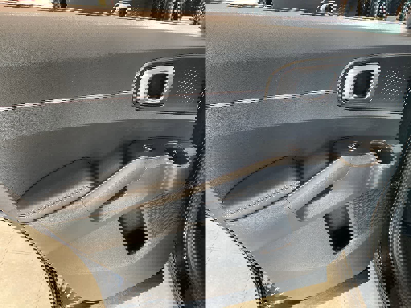 Used 2021 Kia Sorento EX image 28