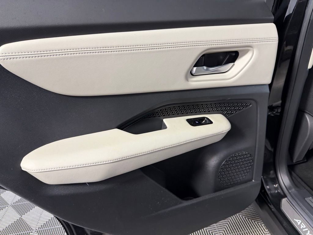 Used 2023 Nissan Ariya AWD image 27