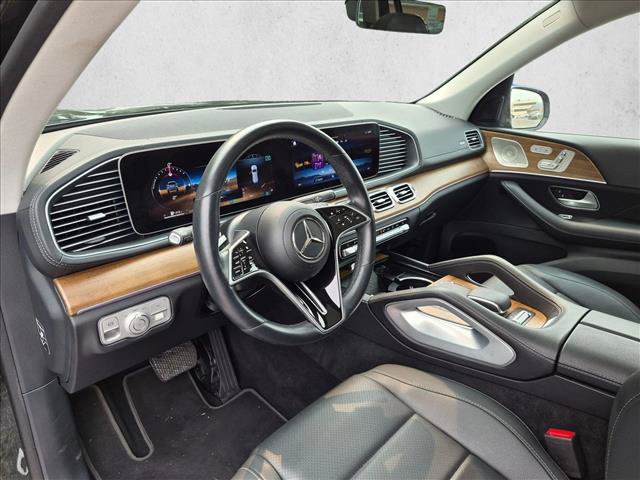 Used 2024 Mercedes-Benz GLS 450 4MATIC image 9