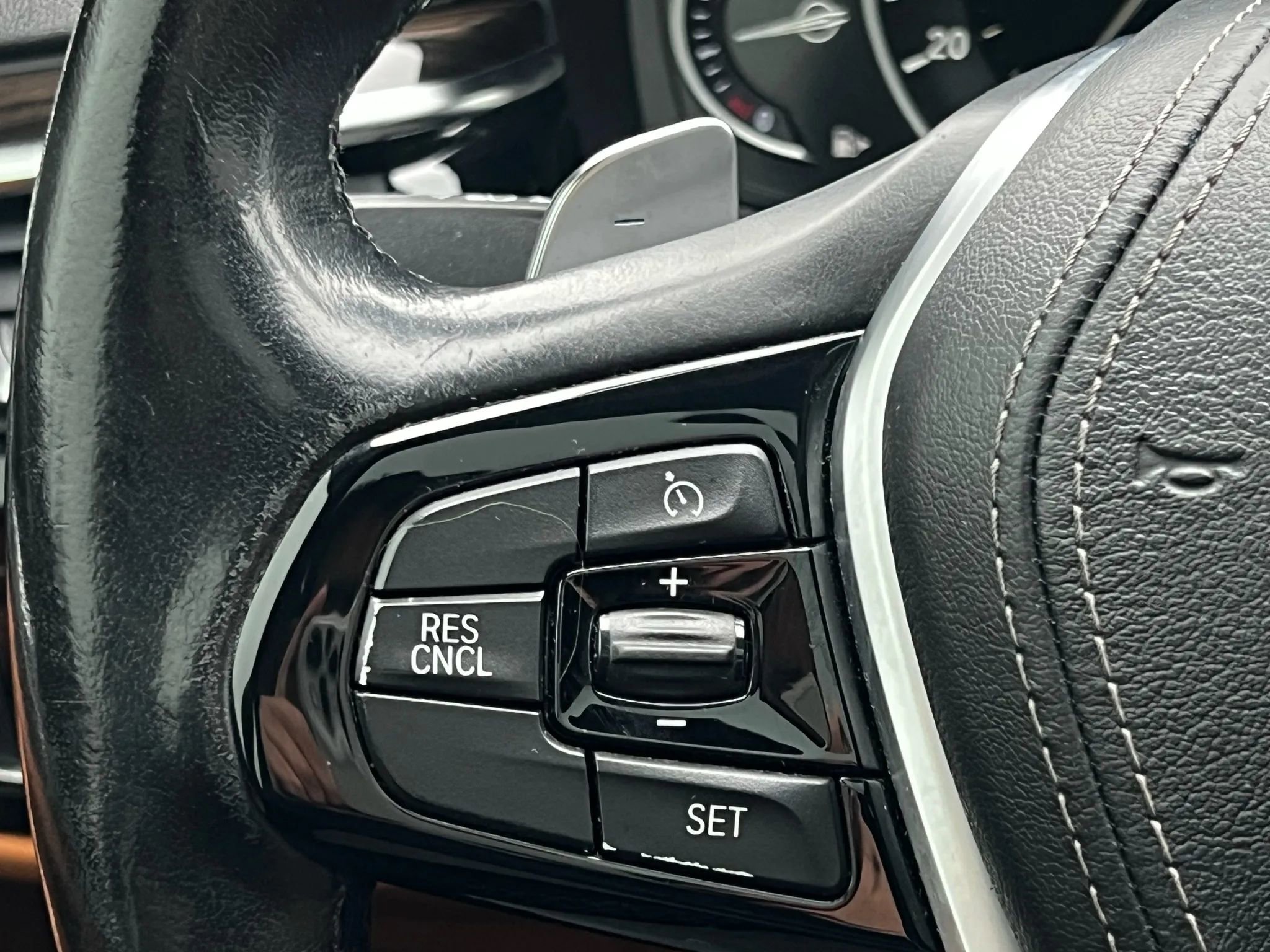 Used 2018 BMW 530i xDrive w/ Premium Package image 16