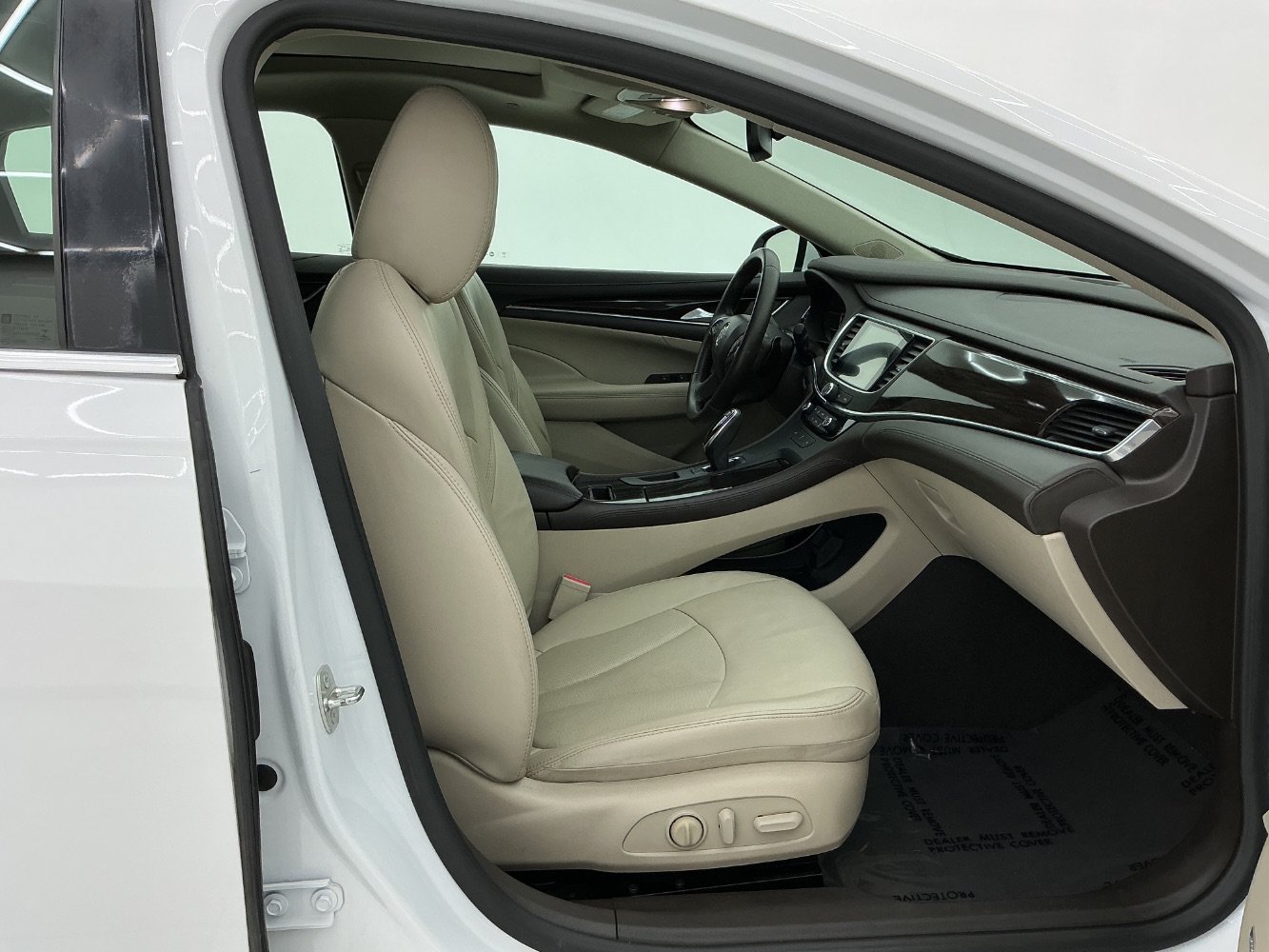 Used 2017 Buick LaCrosse Essence w/ Sun and Shade Package FWD image 15