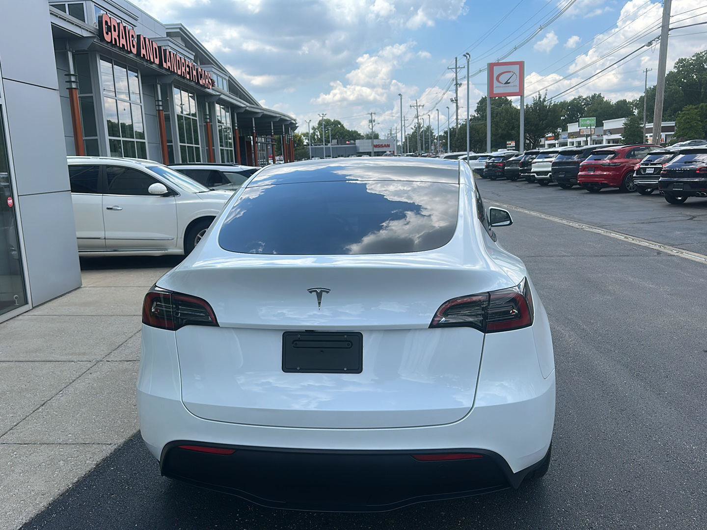 Used 2024 Tesla Model Y Long Range RWD image 4