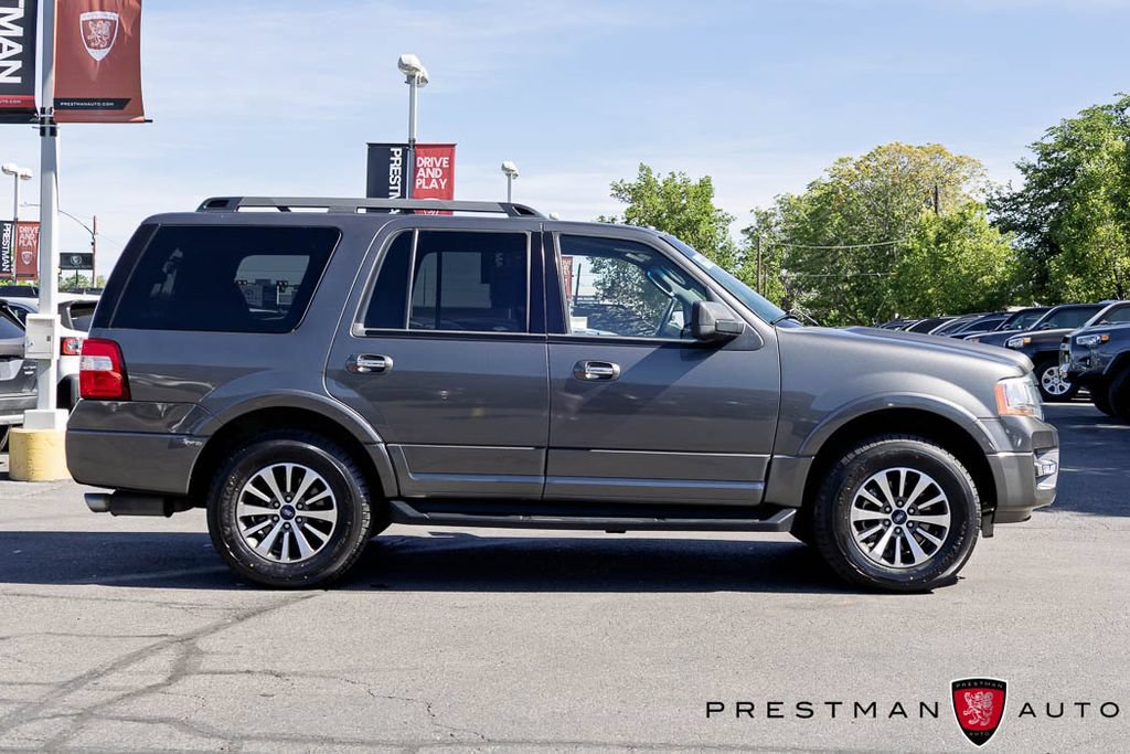 Used 2017 Ford Expedition XLT AWD/4WD image 17