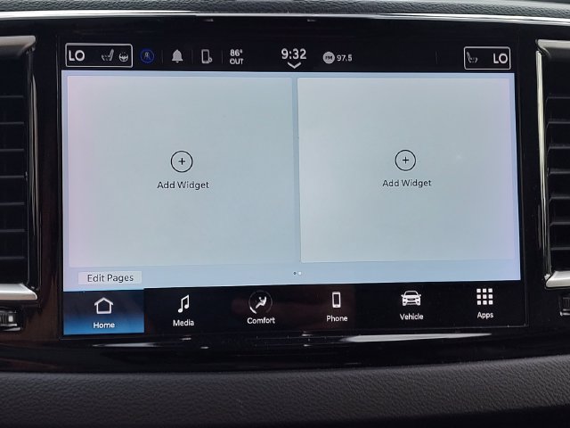 Used 2023 Chrysler Pacifica Touring-L FWD image 14
