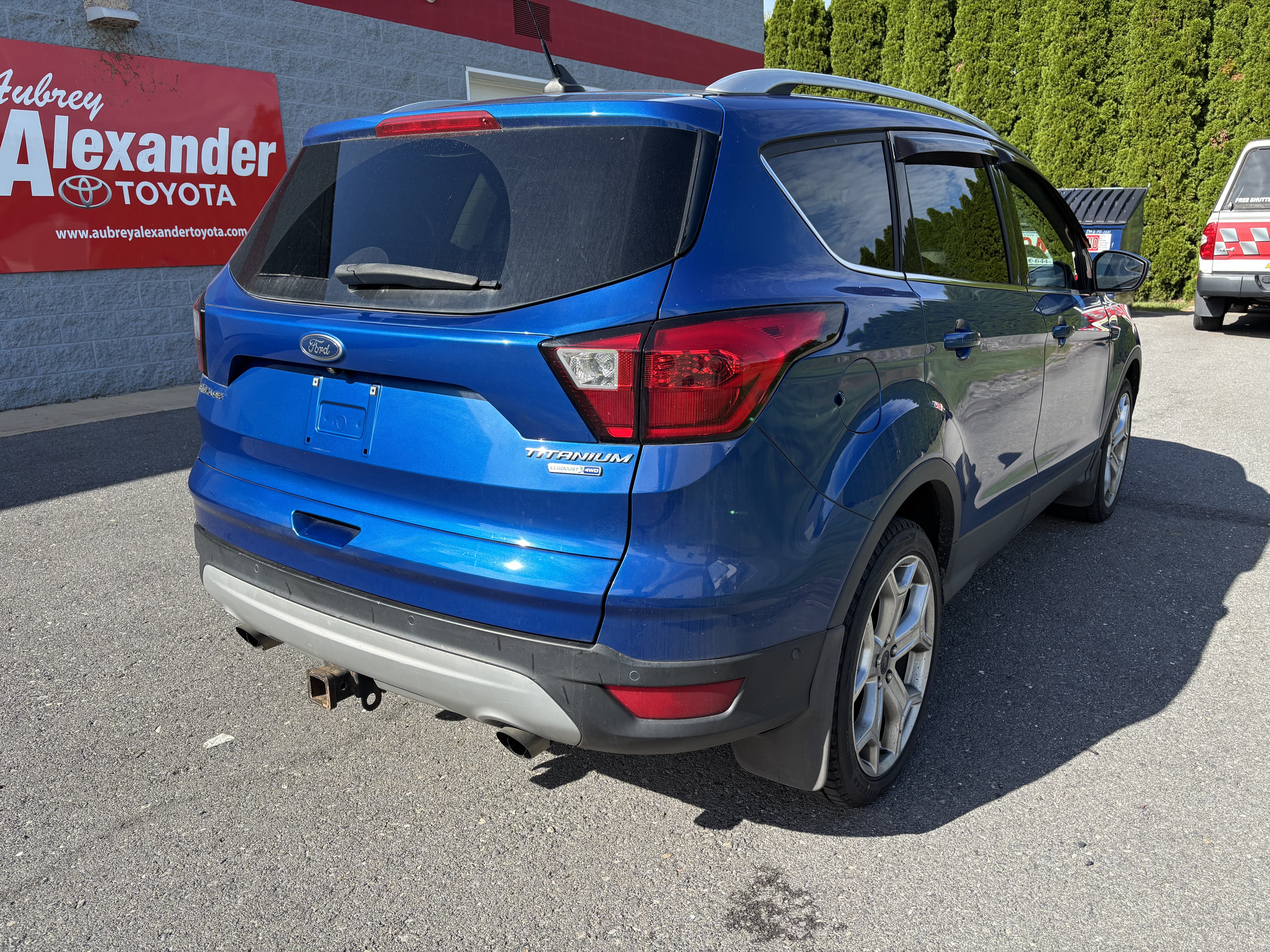 Used 2019 Ford Escape Titanium w/ U9j03 - Titanium Tow Package AWD/4WD image 3