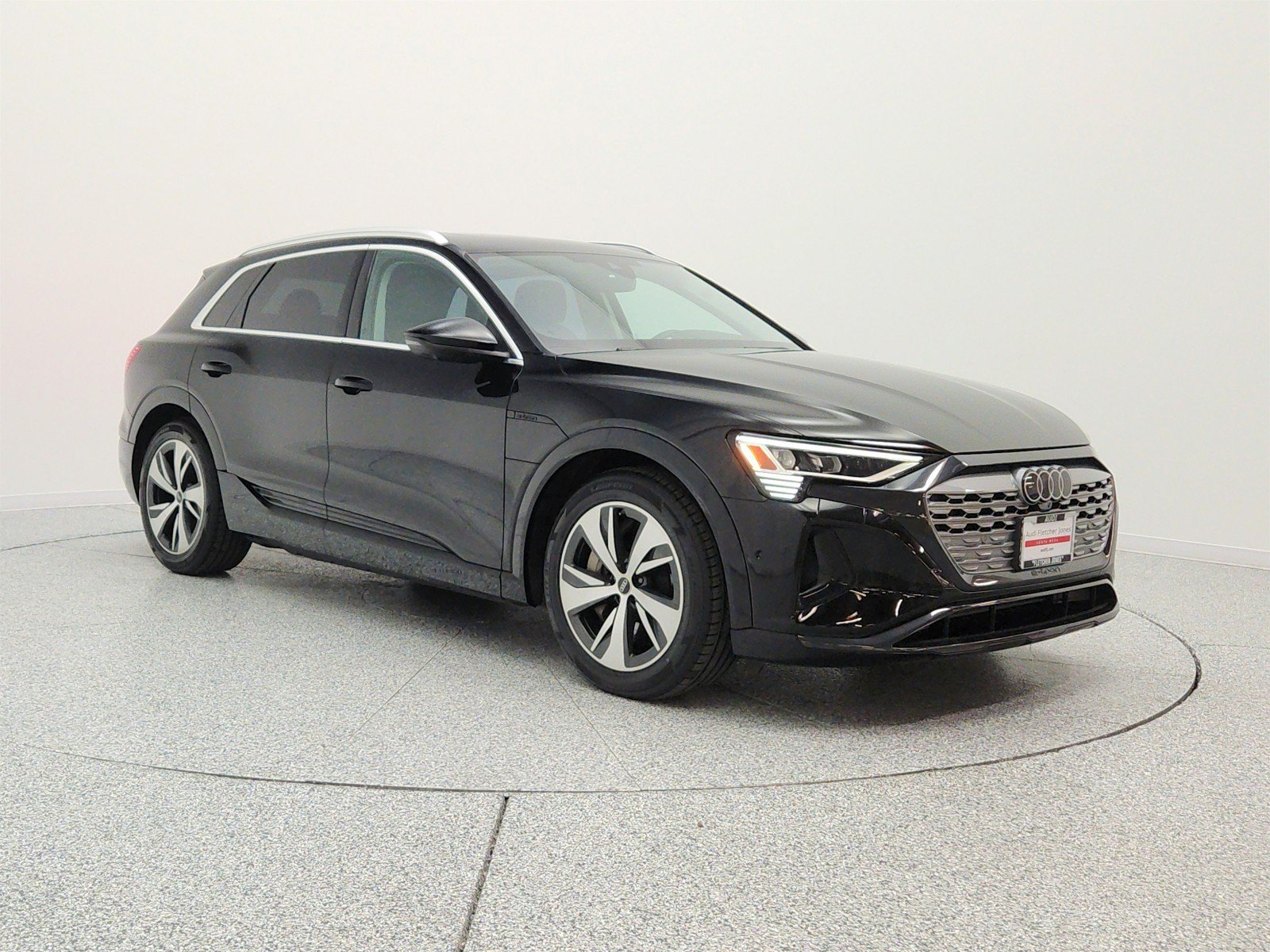 Used 2024 Audi Q8 e-tron Premium Plus w/ Premium Plus Package AWD/4WD image 3