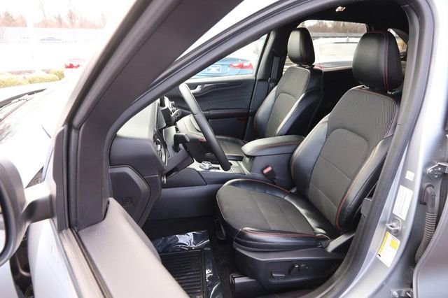 Used 2024 Ford Escape ST-Line image 9