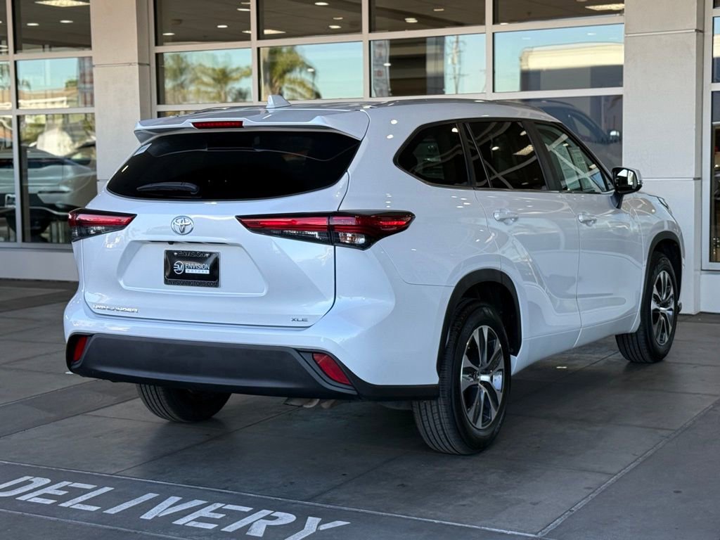 Certified 2023 Toyota Highlander XLE image 12