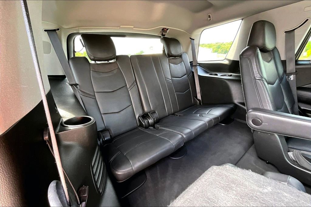 Used 2020 Cadillac Escalade 2WD image 28