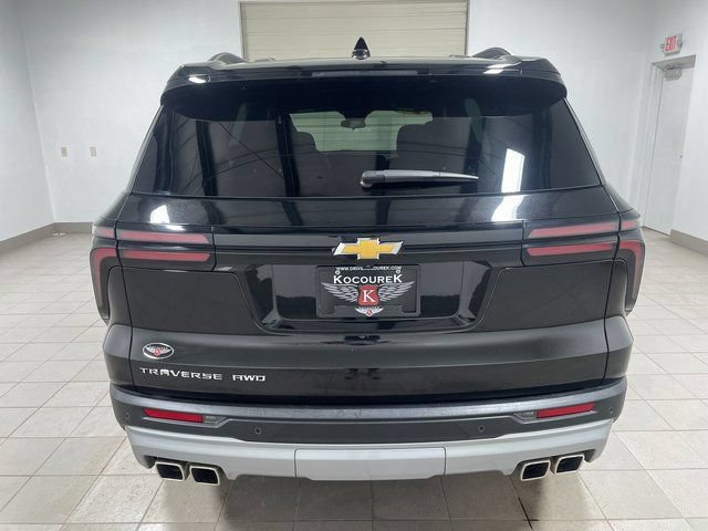 Used 2025 Chevrolet Traverse LT AWD/4WD image 5